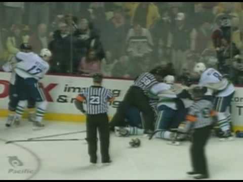 Alexandre Burrows vs Jason Arnott Dec 9, 2008