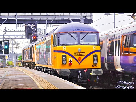 Class 69: 66776 Drags 69001 Through Reading