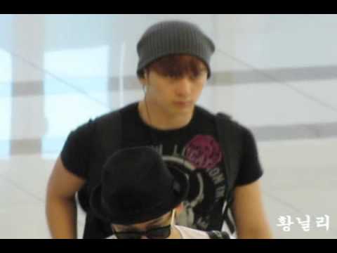 [FANCAM] 110814 Gimpo Airport (Heading back to Japan)