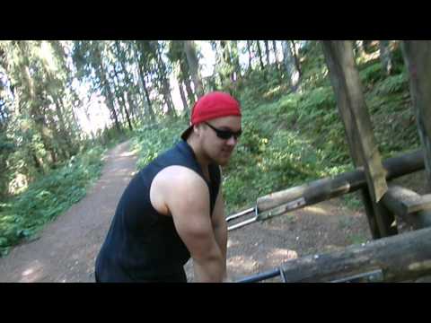 Aamulenkkeilyä + tiukka olkapääsetti. 9-7-7-7.