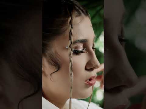 Acultă noua mea piesă „Flori”, aici, pe YouTube.