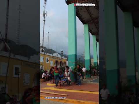 UN VISTAZO A LA PLAZA CENTRAL DE CANDELARIA (Candelaria Loxicha, Oaxaca)