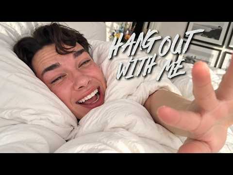 Spend a VERY Unserious Weekend With Me (VLOG)