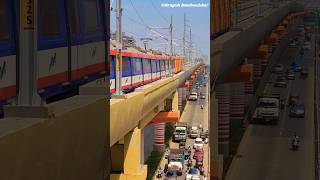 Download lagu Mumbai Metro Line 9 trial runs. #metro #train #traffic #fast #mmrda #mirabhayandar #mumbai #india mp3