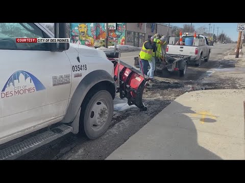 Pothole Patrols Patching Des Moines Roads After Long Winter