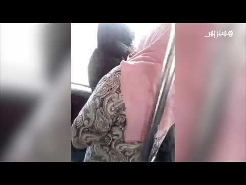 سقوط فتاة مغربية من حافلة بسبب مضايقة المراقب