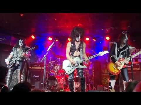 KISSTERIA  Live at the bridge hotel sydney Hotter than Hell