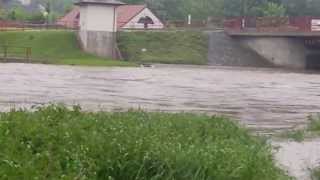 preview picture of video 'Hochwasser Berga/ Elster 2013- Die Katastrophe nimmt ihren Lauf'