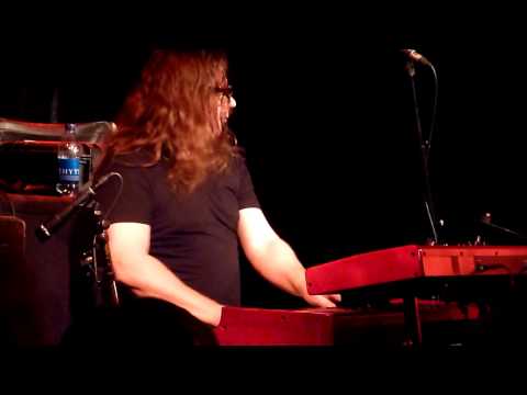 Roffe Wikström - Allt Är Gjort Av Plåt