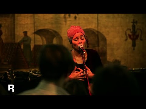 Reebok präsentiert  Nneka LIVE mit HeartBeat