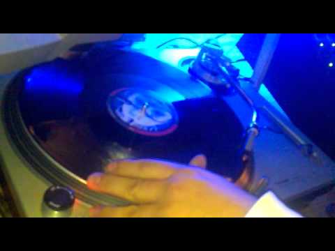 Chumari Dj en su casa.mp4