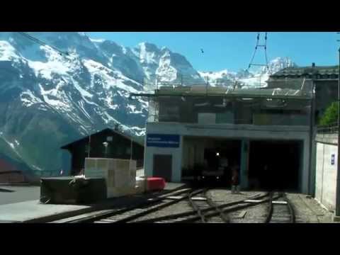 Von Lauterbrunnen nach Mürren mit Luftseilbahn und Bergbahn