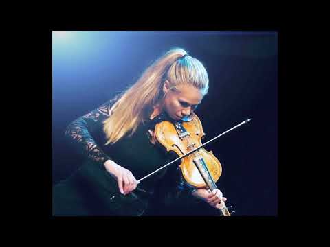 Hardingfele, Thea Tunås Bratteng plays "Rosa" traditional fiddletune from Norway