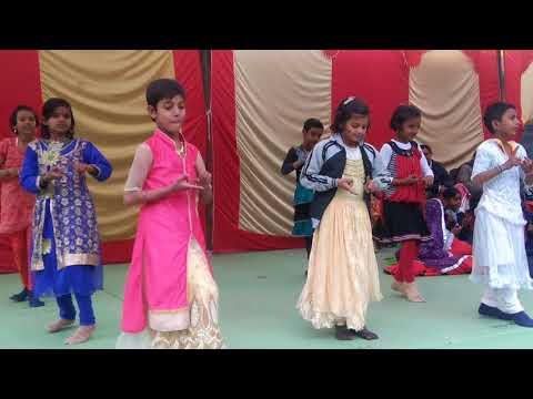 Suneha and other girls dancing on the stage