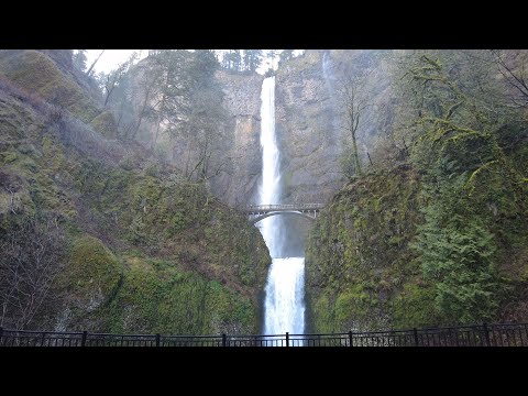 Multnomah Falls outside of Portland Oregon. Full one-way hike in 4K.