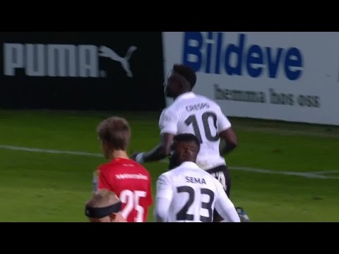 MÅL: Kamara stänger matchen från elva meter - TV4 Sport