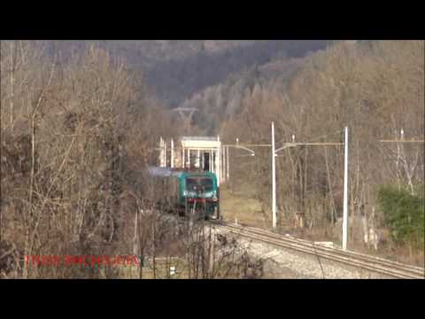 TRENO REGIONALE ARRIVATO ALL' IMPROVVISO. ROBILANTE (CN) MAR. 31 - 12 - 2019.