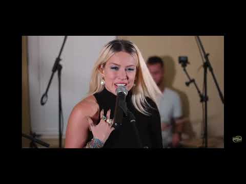 LESLIE SHAW CANTANDO ESTOY SOLTERA