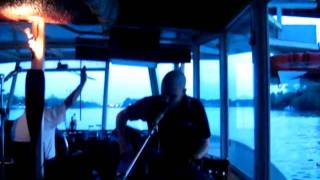 gospodin BIRTIJA (godisnjica ispred-dragstora krstarenje)