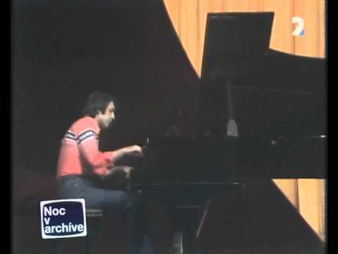 Cyrano z predmestia - Ja nemám lásku v malíčku, Kúpim si zrkadlo