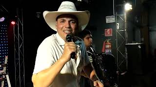 Os Manda Brasa e Giovane Sanfoneiro Tocando A gente se Entrega sucessos Forró Itaperuna Tênis Clube