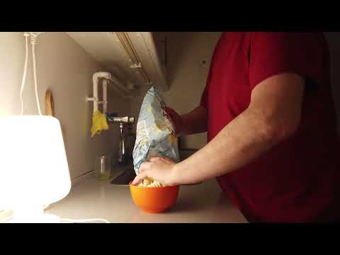 MongoTV_11628 - Del 3 - SPISER POSE CHIPS SØNDAG AFTEN