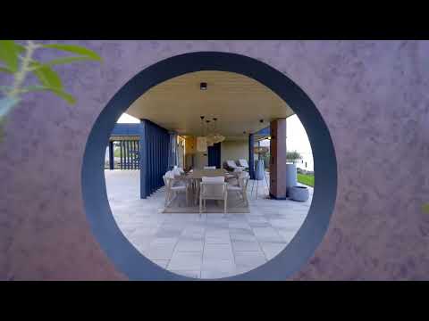 Abádszalók  – Úszóház