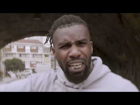 ROACHEE - MADNESS (OFFICIAL MUSIC VIDEO)