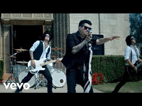 Escape The Fate - Picture Perfect (Official Video)