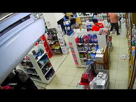 #camarasdeseguridad captan #hermanos  #desvalijan la #gondola  de #perfumes   #farmacia  #tucuman