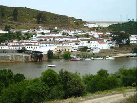 GRUPO MÚSICAL RAÍZES DO ALENTEJO - COMO É LINDO O POMARÃO.wmv