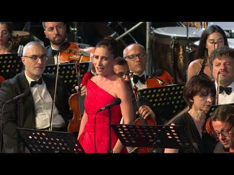 𝗜𝗹 𝗥𝗮𝘃𝗲𝗹𝗹𝗼 𝗙𝗲𝘀𝘁𝗶𝘃𝗮𝗹 𝟮𝟬𝟮𝟰 𝗰𝗵𝗶𝘂𝗱𝗲 𝗰𝗼𝗻 𝗶𝗹 𝘀𝗼𝗹𝗱 𝗼𝘂𝘁 𝗽𝗲𝗿 𝗶 𝗖𝗮𝗿𝗺𝗶𝗻𝗮 𝗕𝘂𝗿𝗮𝗻𝗮