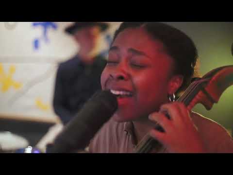 A Voz Que Não Se Cala by Stéphane San Juan Acoustic Trio - Live in Studio