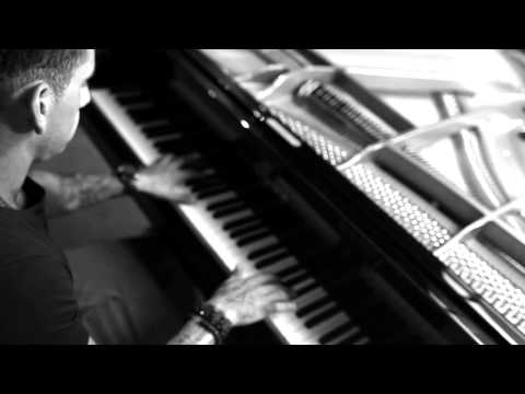 Piano on Demand - 011 - Sky Full Of Stars (Tenishia Piano Cover)