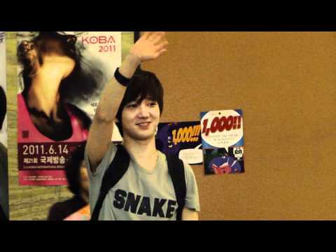 110620 (Fancam) Yesung with his parents on his last day as DJ in Sukira