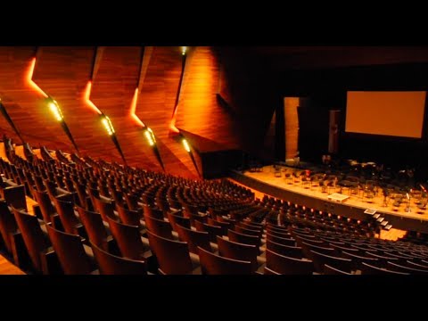 Tarnkappe der Musik - das Festspielhaus in Erl