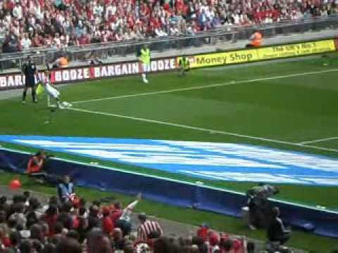 Rob Edwards scores at wembley.wmv