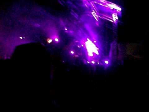 Future Music Festival 2010 melbourne - Above & Beyond drops As the rush comes