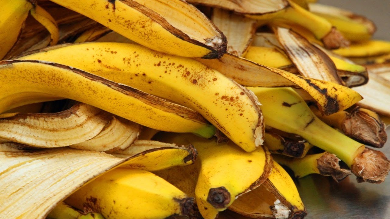You Will Never Throw Away Banana Peels After Watching This