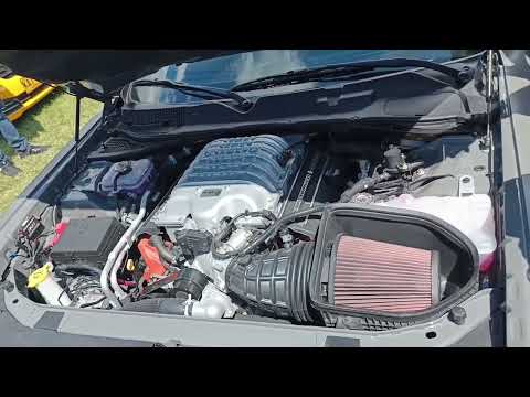 2023 Dodge Challenger SRT Hellcat Jailbreak: 6.2L Supercharged HEMI V8 Engine Roars at Car Meet!