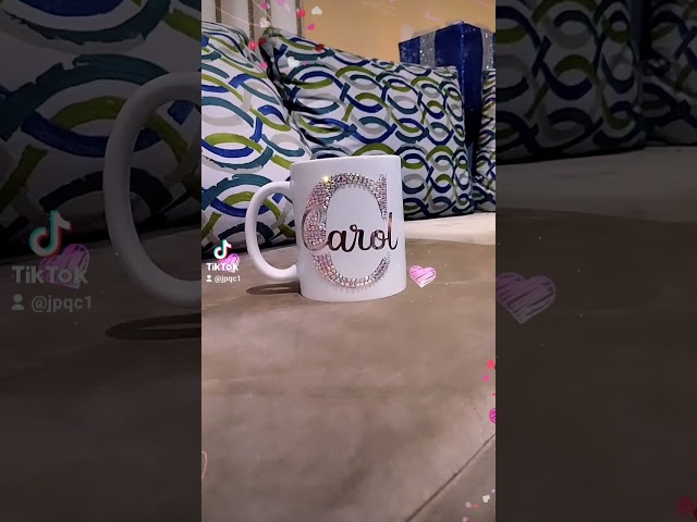 Vídeo relacionado con Vaso de fotos personalizado de 20 onzas, taza de café personalizada de acero inoxidable con imagen y texto, taza de viaje aislada de doble pared, regalo personalizado para Navidad, cumpleaños