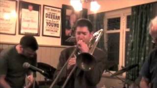  BERNIES TUNE - Phil Brown Swingtet