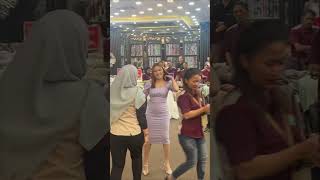 Download lagu Baby Shima kena serbu ketika belanja di Bandung Indonesia mp3