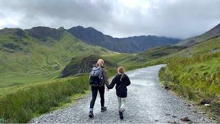 The FAMILY friendly way to summit SNOWDON!