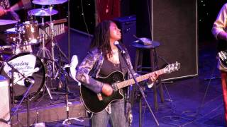 Ruthie Foster LRBC 2010 "People Get Ready"