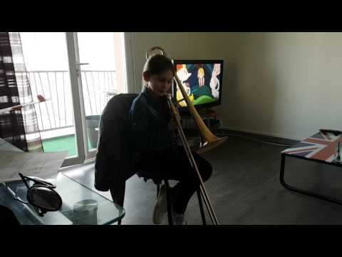 ma fille chérie qui débute le trombone trop belle