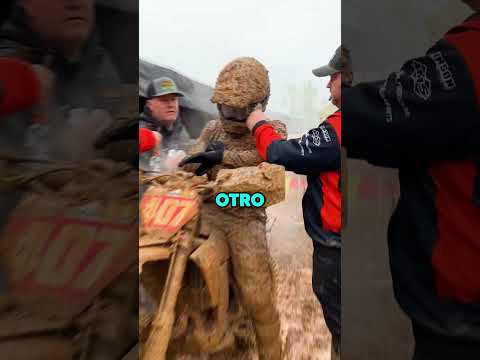 ESTO es NECESARIO en CUALQUIER PISTA de CARRERAS con TIERRA 🤯🔥 #shorts #motocross #motos #carreras