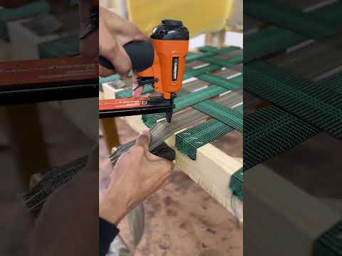 El secreto del tapicero  #tapiceria #herramientas #tapicero #shorts #upholstery