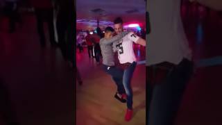 Dos Hombre Bailando Bachata Sensual