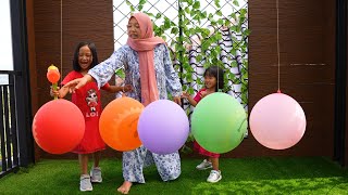 Download lagu Surprise Treasure Inside a Balloon - Finger Family Song Learn Color with Balloon mp3